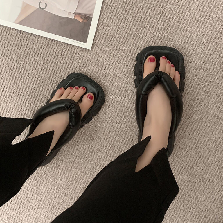 Women’s Flip Flops with Colorful Trim