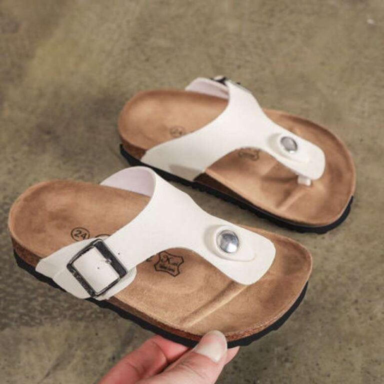 kids-flip-flops-for-pool-beach