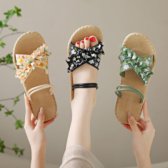 womens-flat-sandals-beach-style