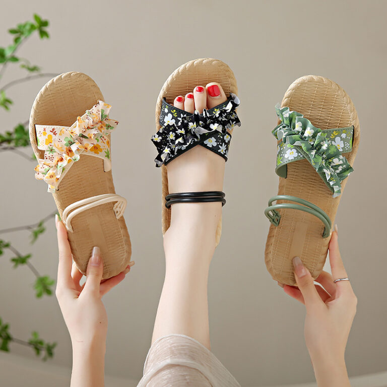 womens-flat-sandals-beach-style