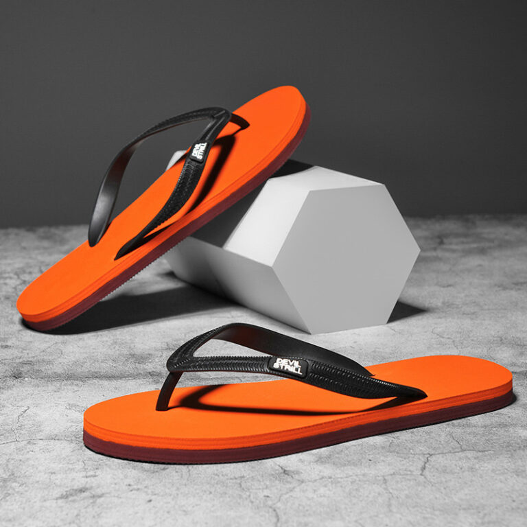 Men's Thai latex flip flops for outdoor summer beach use