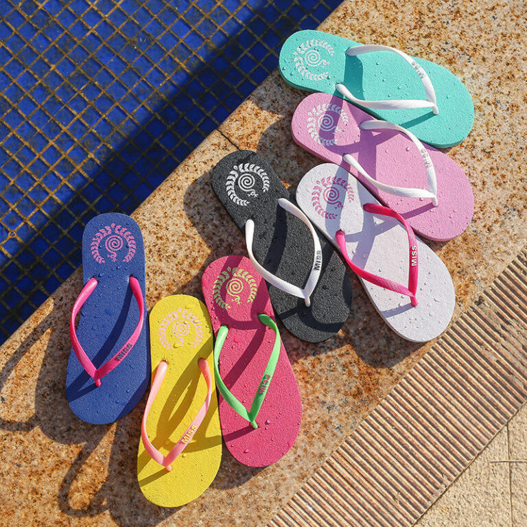 Lightweight women’s beach flip flops with red PE sole